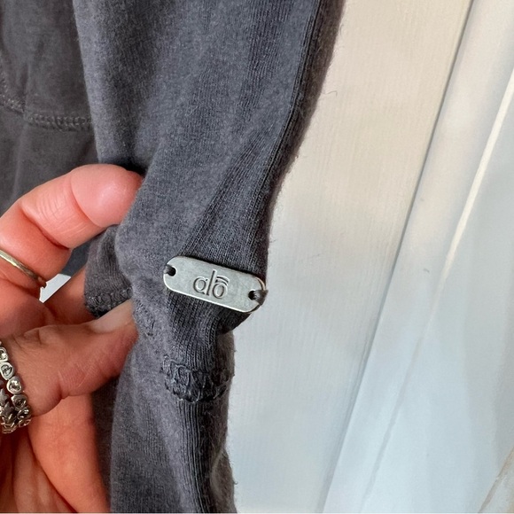 Alo Yoga Sz S Funnel Neck Zip Jacket Gray Bamboo Spandex Lightweight Jersey - Picture 6 of 9